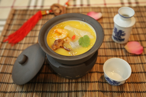 蟹粉金湯鮮蝦翅