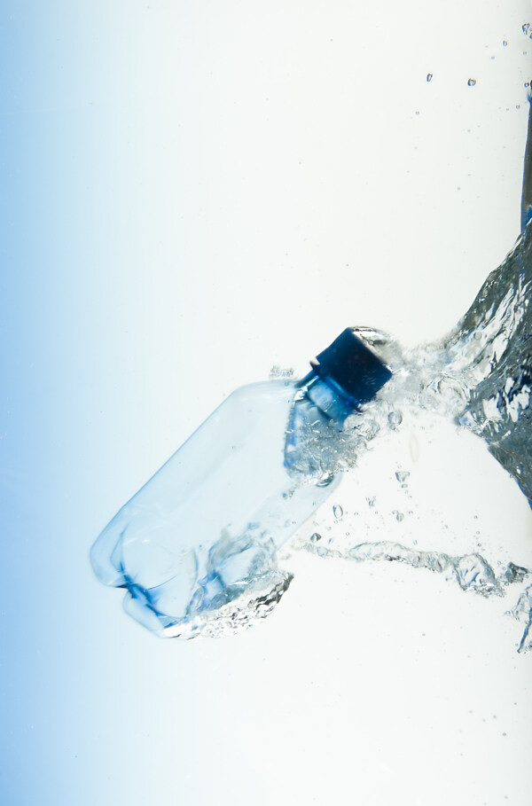水瓶创意广告摄影图片