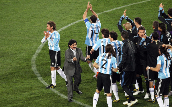 世界杯阿根廷梅西马拉多纳图片