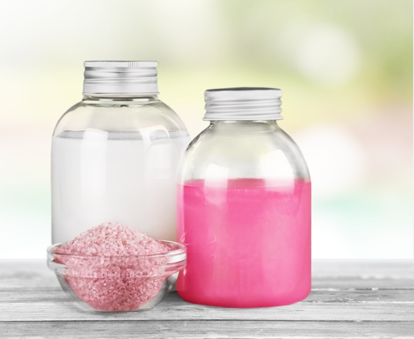 密封玻璃瓶与粉色粉末