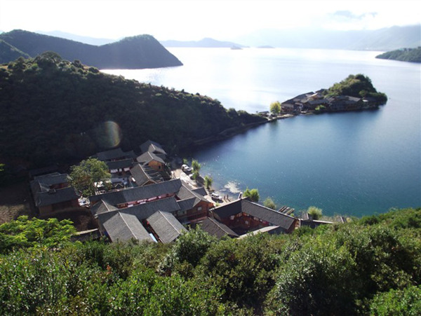 瀘沽湖水