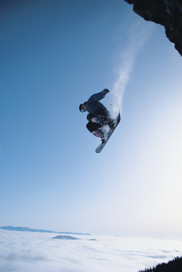 极限雪上滑板运动摄影图片图片