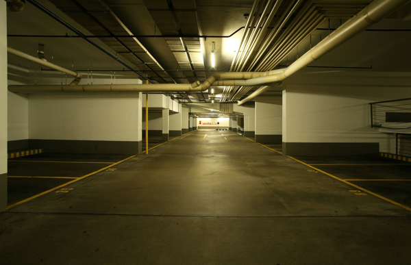 地下停车场地下车库图片