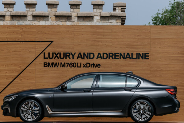 BMW7系汽車