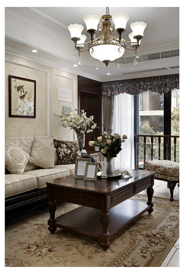 欧式时尚客厅浅色花纹沙发室内装修效果图