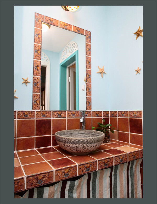 地中海时尚风格浴室瓷砖洗脸台装修效果图