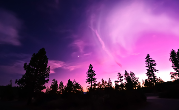 紫色天空风景图片