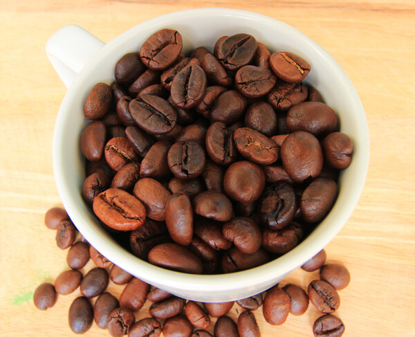 满满一杯咖啡豆