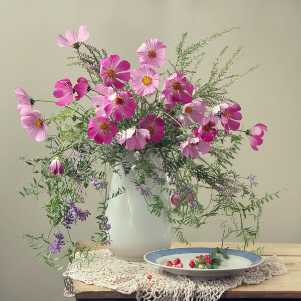 粉色花朵花瓶圖片