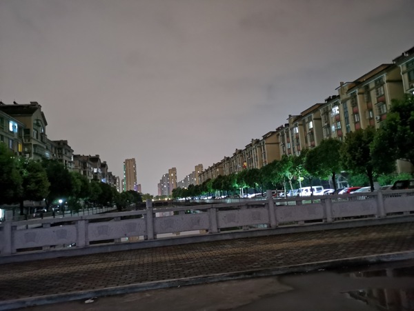 陸家的夜