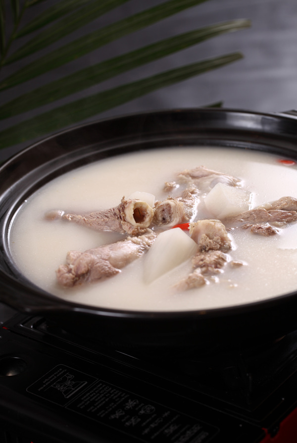 筒子骨頭湯