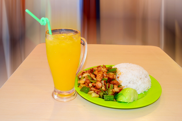 宮保雞丁飯圖片