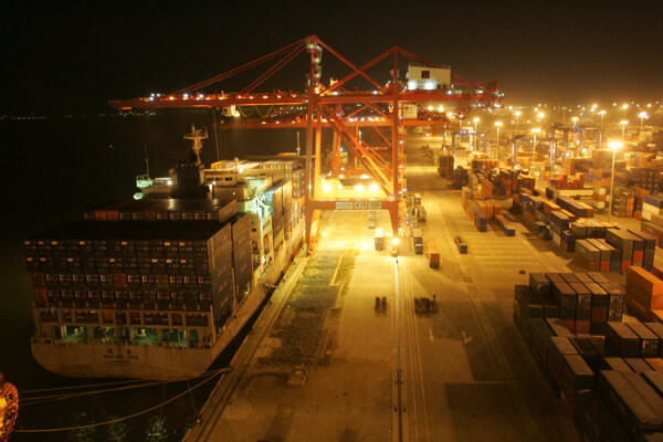 港口货轮集装箱图片