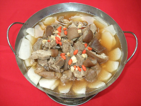 藥膳東山羊
