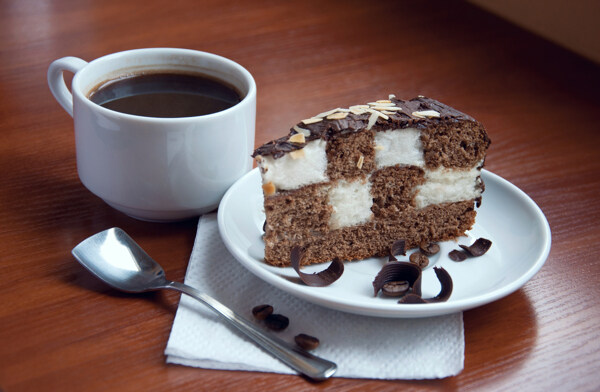 巧克力蛋糕与咖啡图片