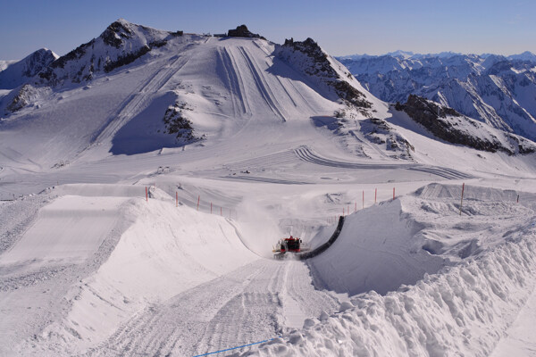 雪山滑雪公园风景图片