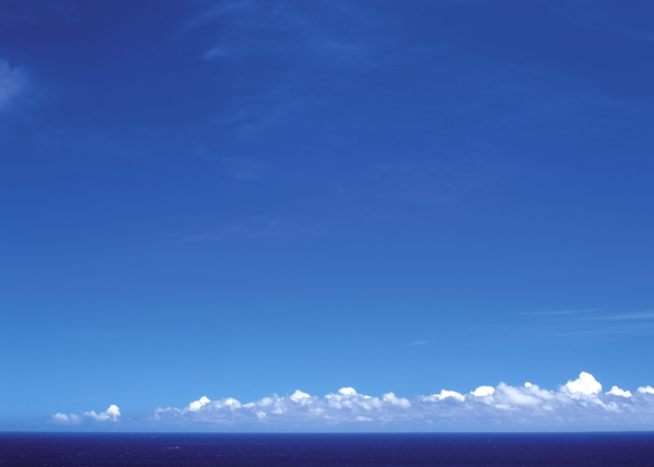蓝天大海风景图片