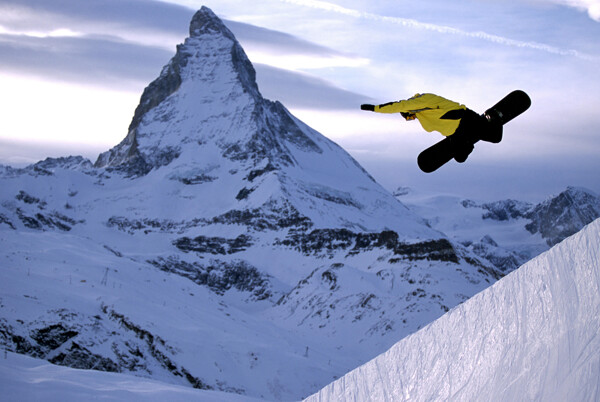 飞翔滑雪男人图片