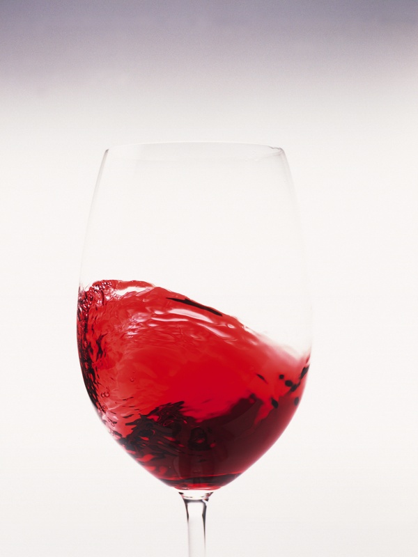 杯中荡漾的红酒图片图片