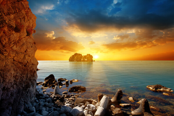 美丽的海边日出风景图片
