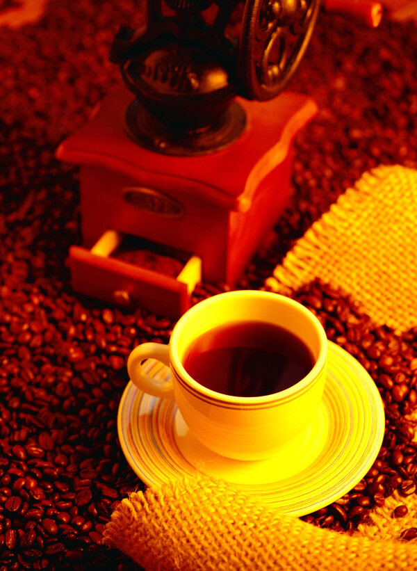 咖啡豆上搅拌机咖啡图片