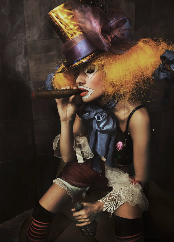 马戏团美女小丑图片