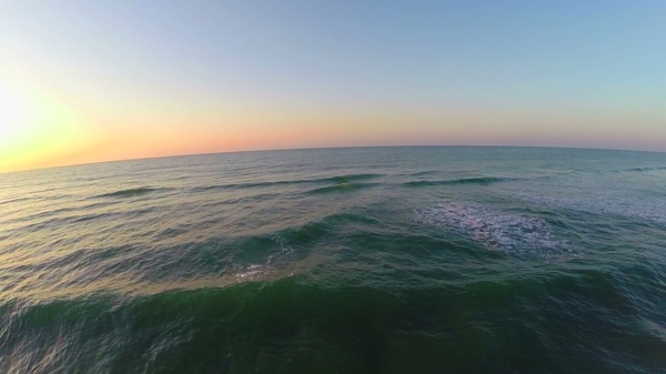 日出黄昏生机活力唯美大海水平面海浪翻滚海景风光高清视频实拍