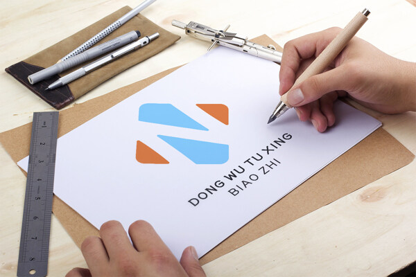 英文字母LOGO