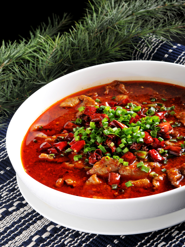 水煮牛肉美食特寫攝影圖