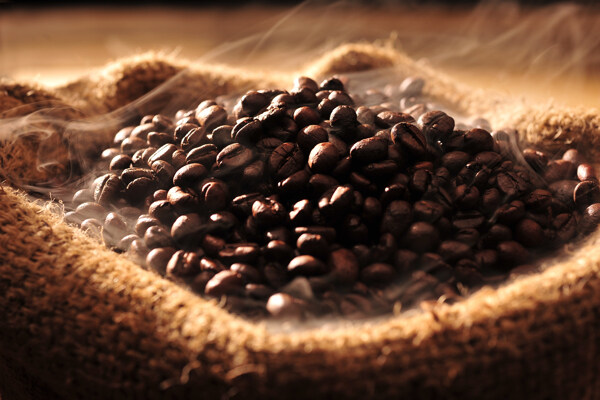 麻袋里的咖啡豆图片