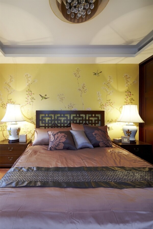 简约轻奢现代居家风格卧室中式花鸟壁纸别墅效果图设计