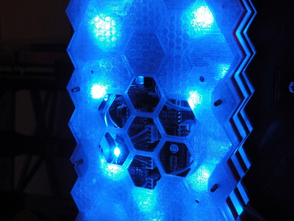 hexagonic伦巴斜坡房屋