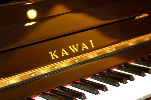 kawai钢琴特写图片
