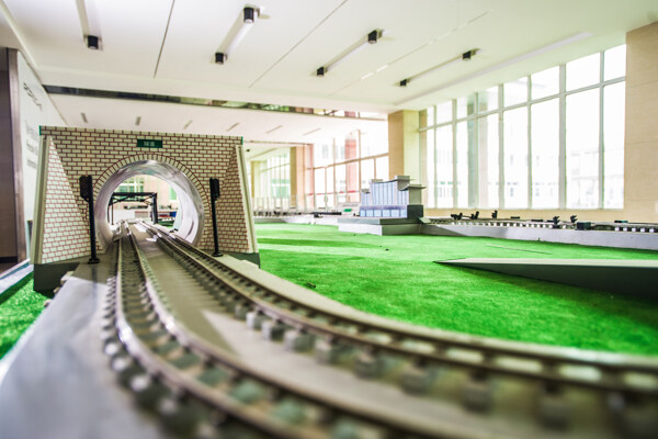 火车隧道模型图高清