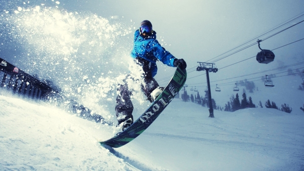 冬日滑雪运动风格立体炫酷感觉