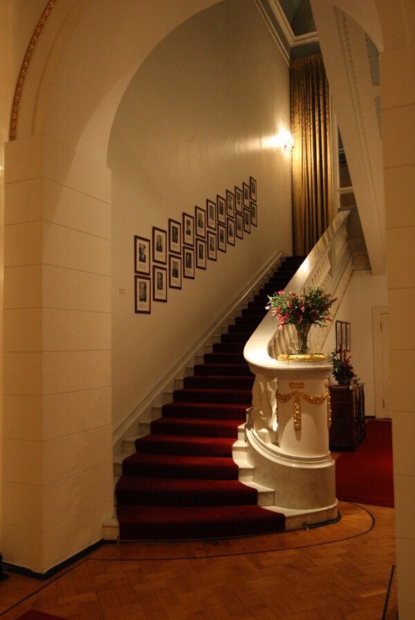 别墅楼梯图片