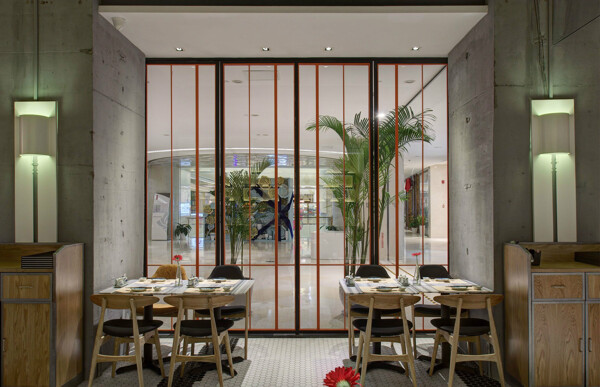 现代工业风灰色餐厅灰色背景墙工装装修图