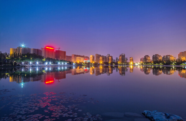 淄博齐盛湖公园夜景