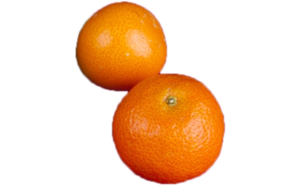 两个皮薄甘甜的橘子