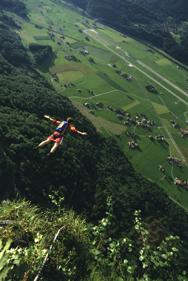 跳伞运动图片