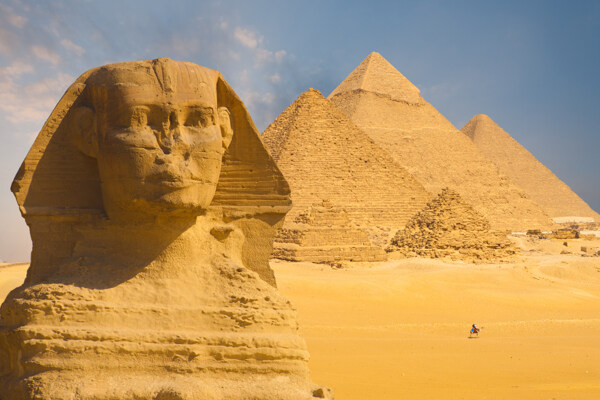 金字塔与狮身人面像图片