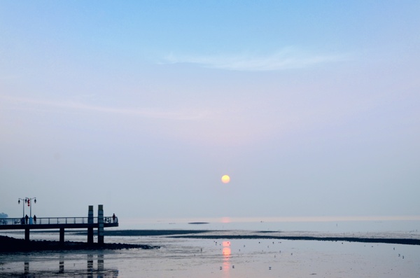 海上日出