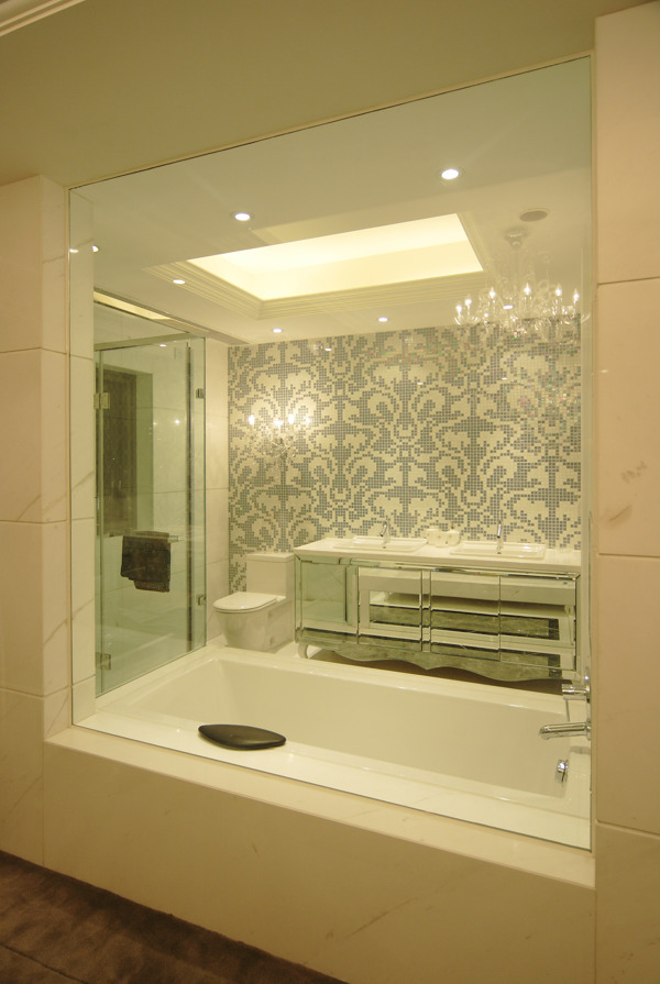 欧式室内效果图浴缸大镜子