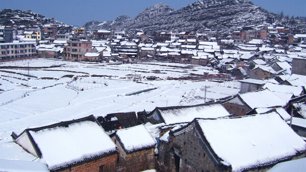 古民居雪景图片