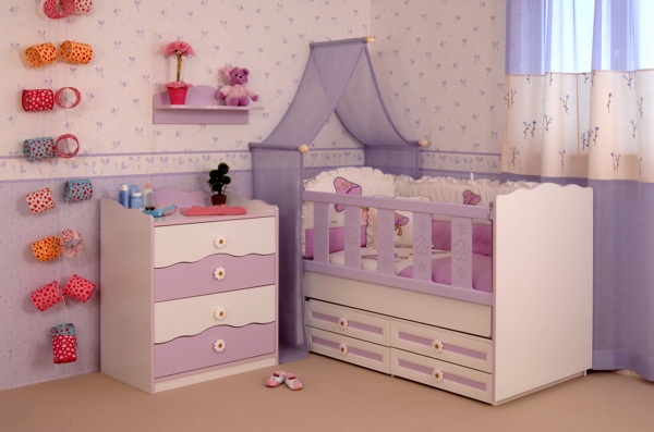 紫色梦幻婴儿房图片