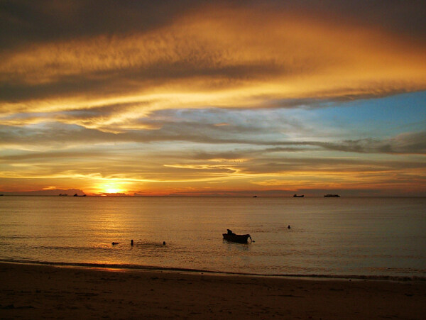 海上夕阳图片