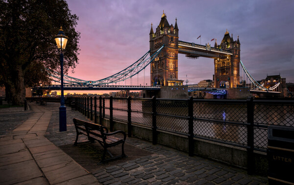 伦敦泰晤士河桥
