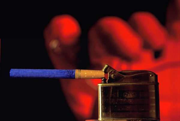 香烟和打火机