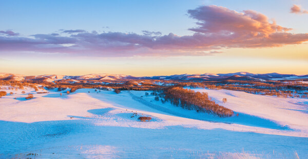 日暮下的雪山美景图片