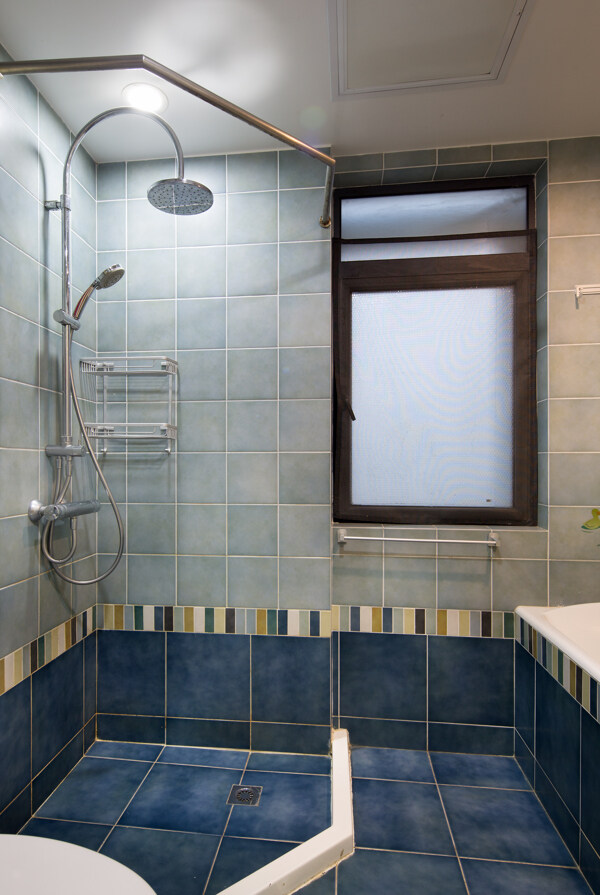 瓷砖淋浴卫生间效果图